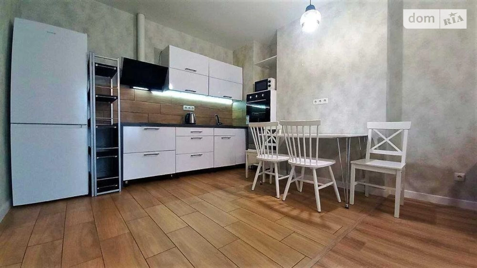 Продается 2-комнатная квартира 69 кв. м в Киеве, ул. Александра Олеся, 4А