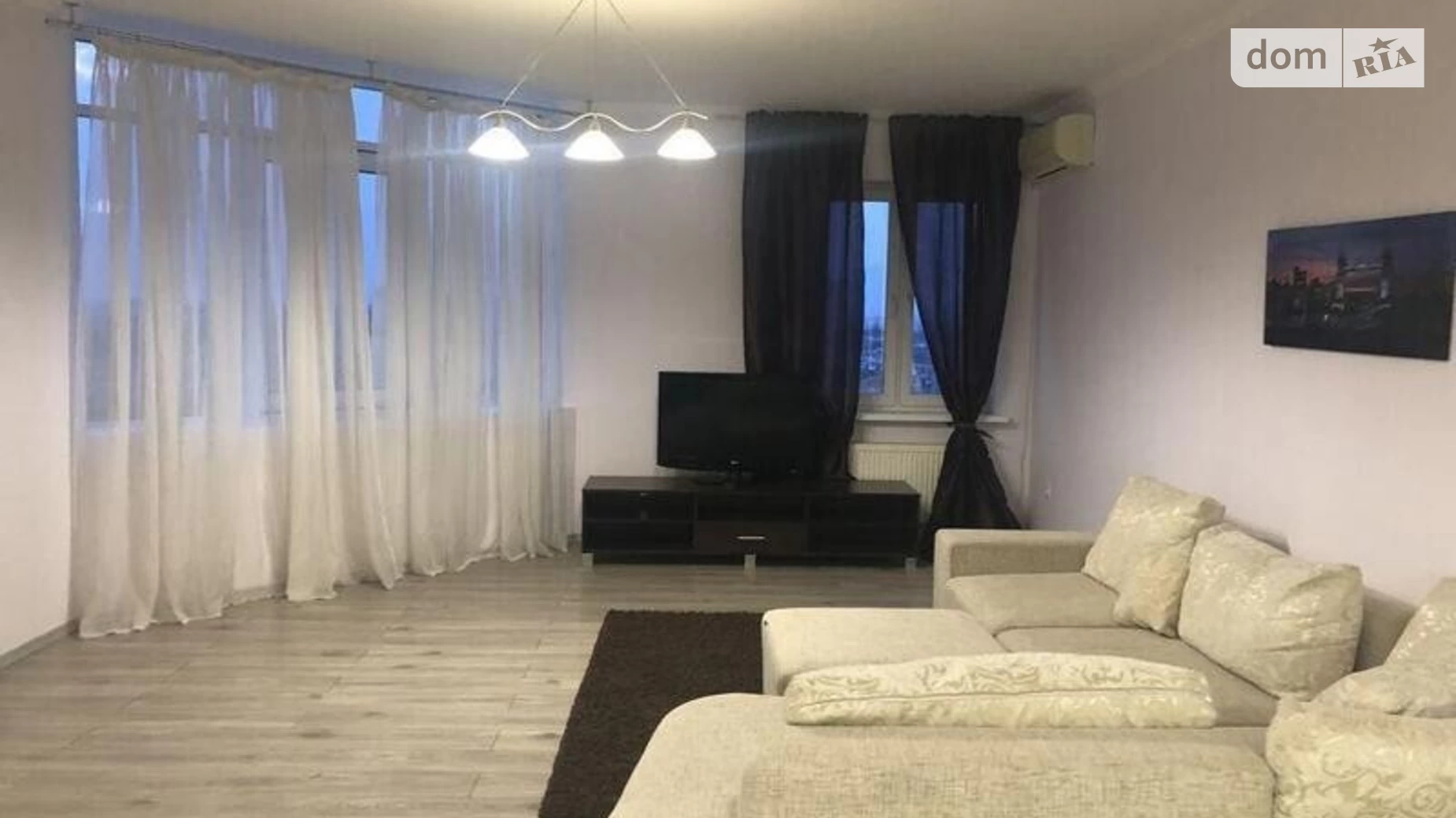 Продается 2-комнатная квартира 68 кв. м в Киеве, ул. Дегтяревская, 25А