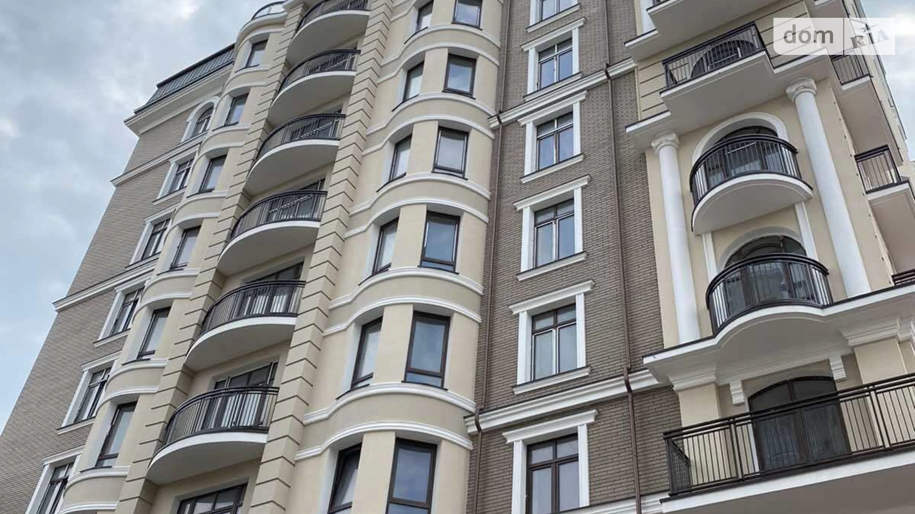 Продается 2-комнатная квартира 76 кв. м в Одессе, ул. Бориса Литвака