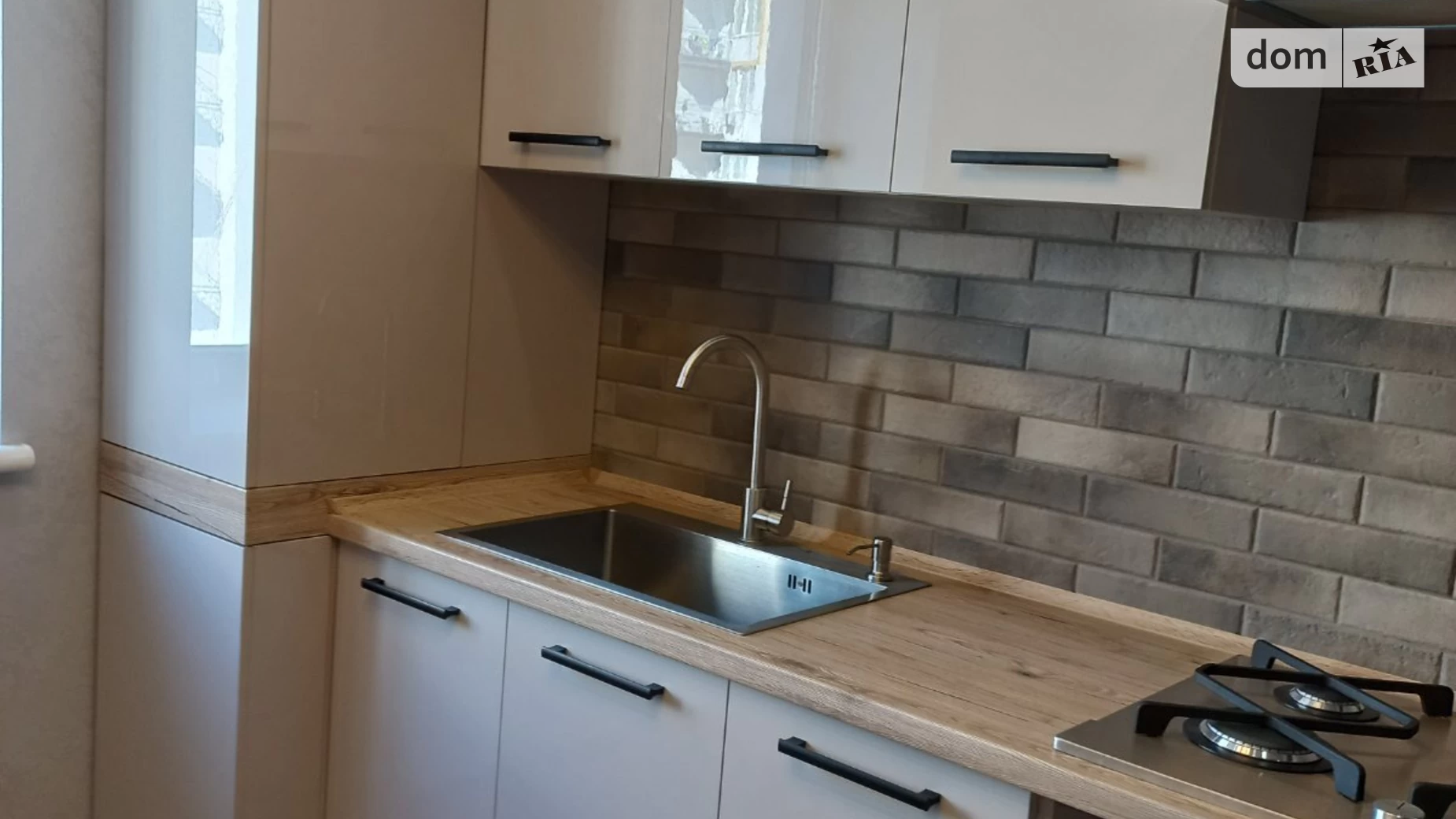 Продается 3-комнатная квартира 85 кв. м в Ивано-Франковске, ул. Национальной Гвардии(Советской Армии) - фото 2