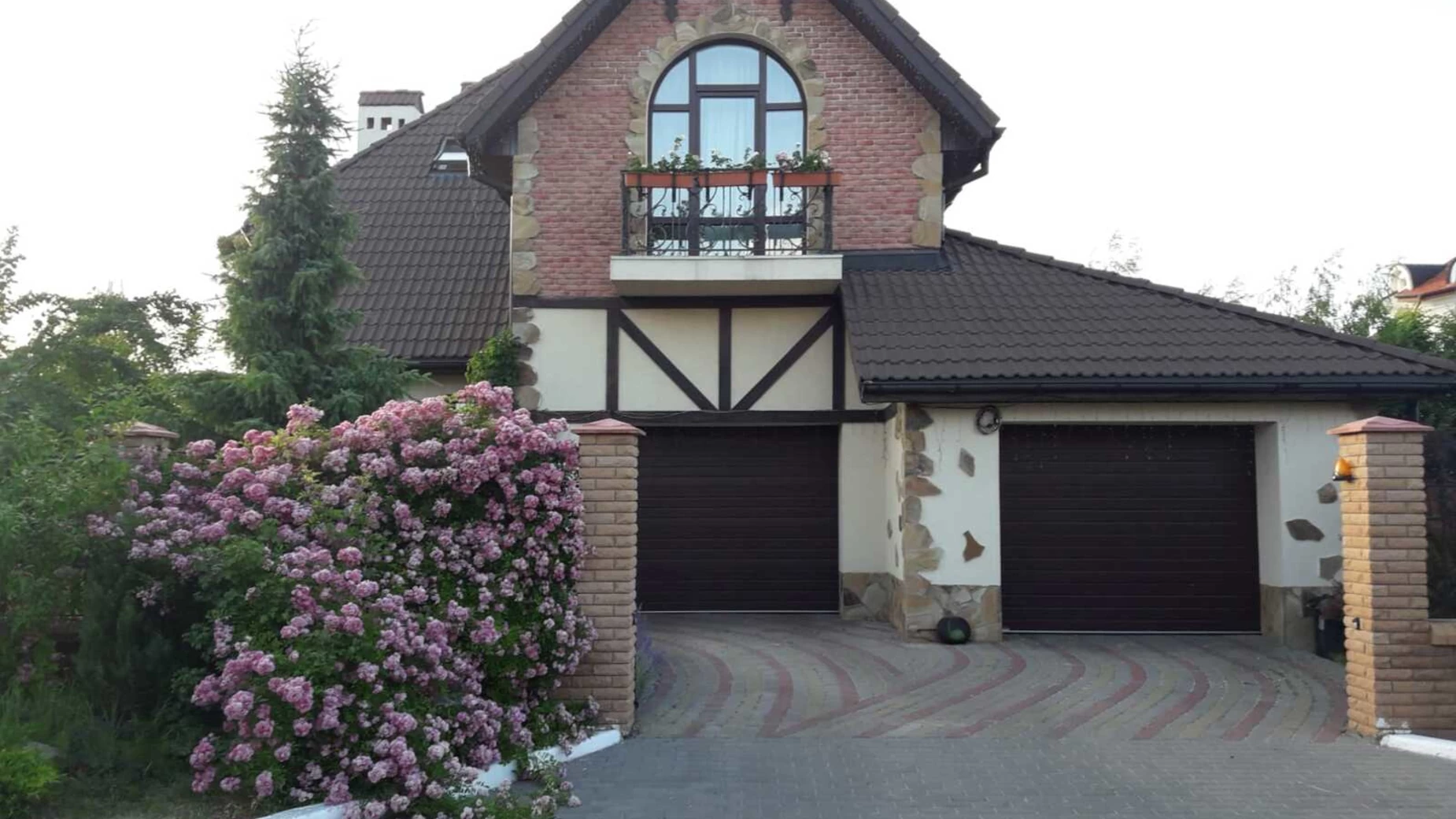 Сдается в аренду дом на 2 этажа 298.5 кв. м с камином, цена: 2100 $ - фото 2