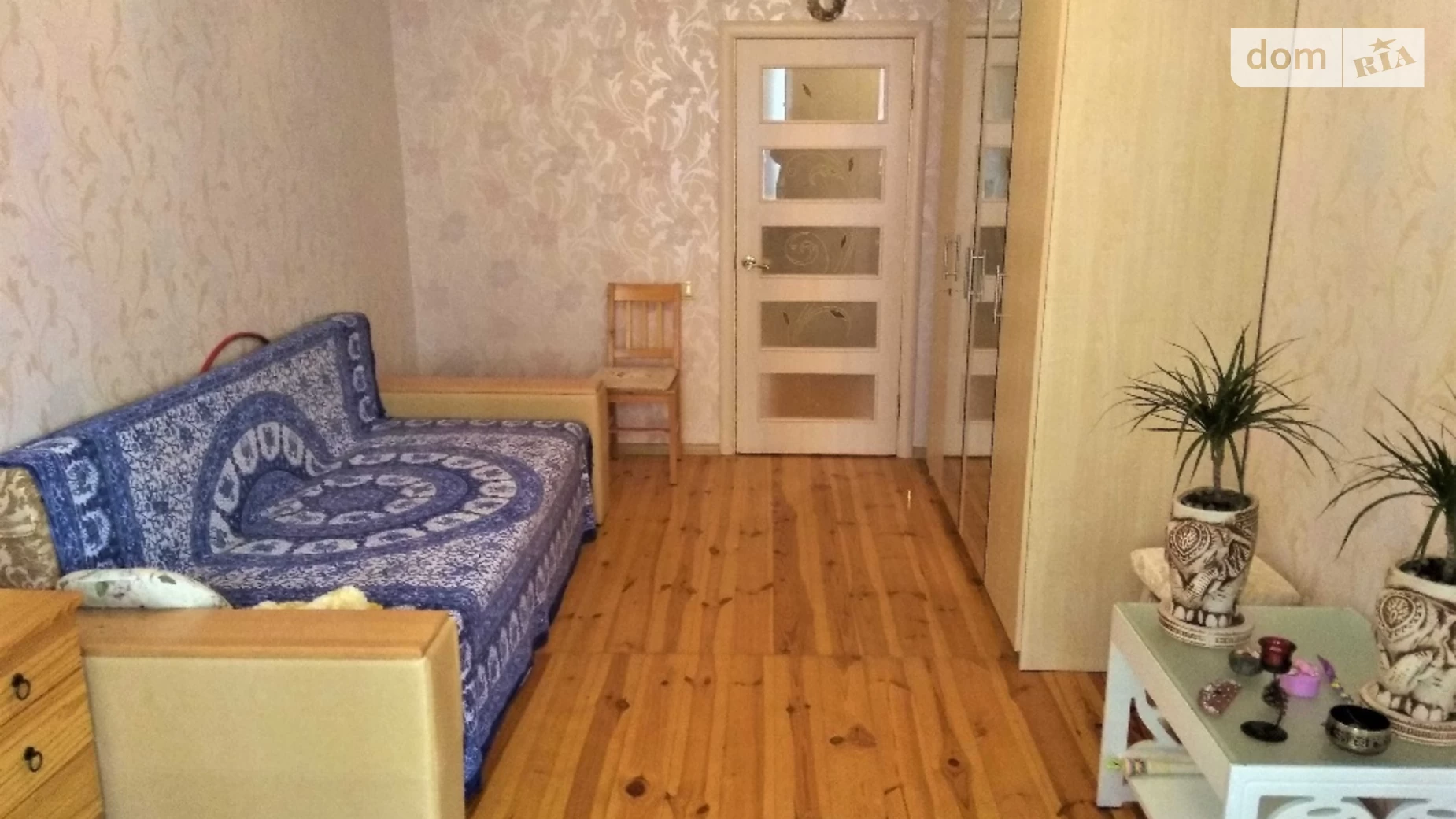 Продается 2-комнатная квартира 45 кв. м в Одессе, мас. Радужный