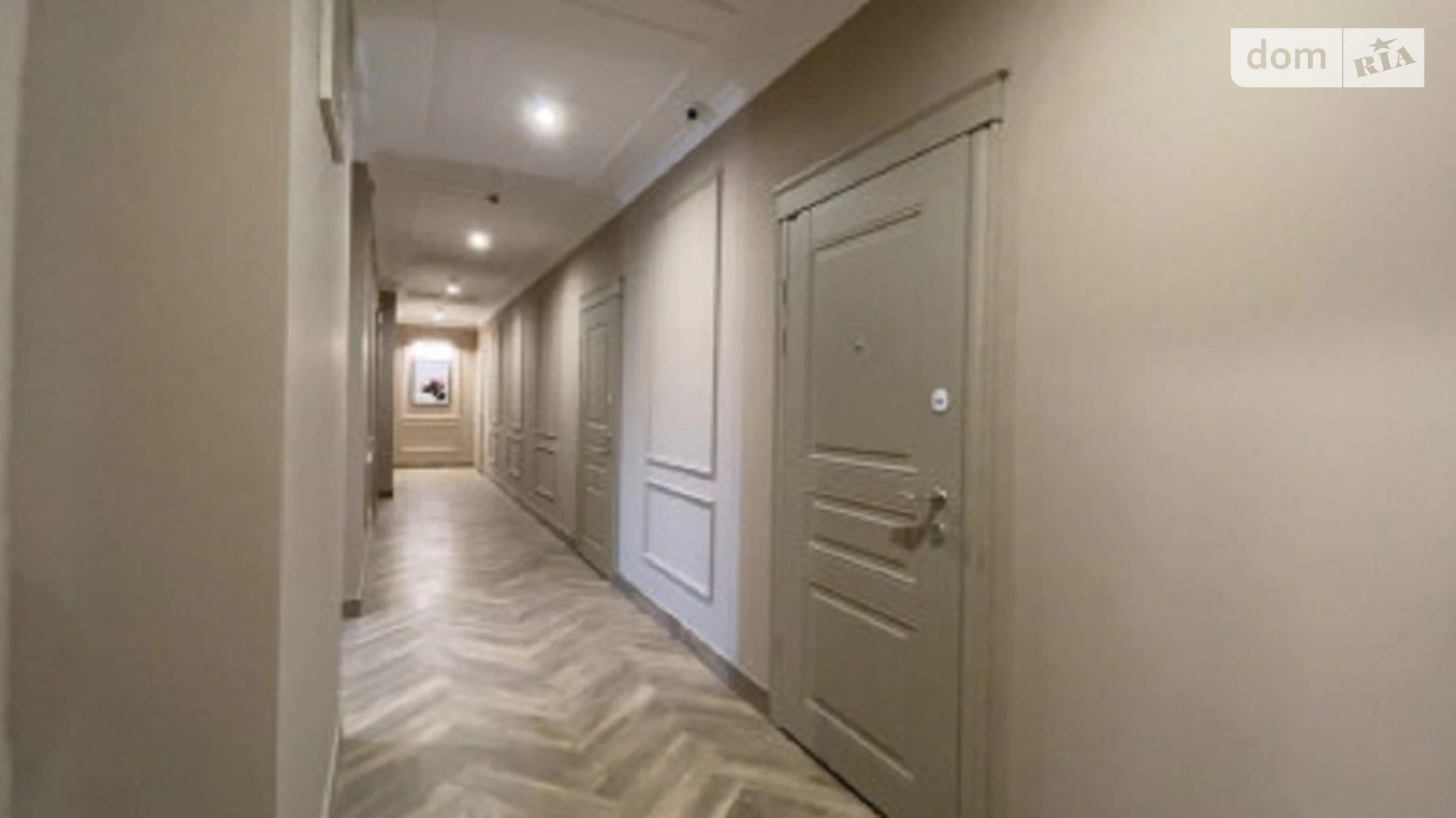 Продается 2-комнатная квартира 62 кв. м в Одессе, ул. Карантинная, 22