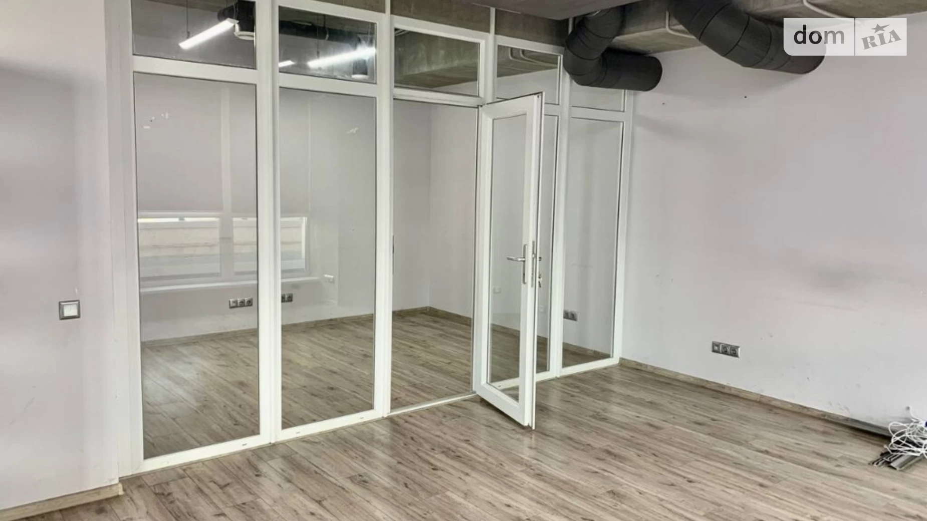 Сдается в аренду офис 150 кв. м в бизнес-центре, цена: 1500 $ - фото 5