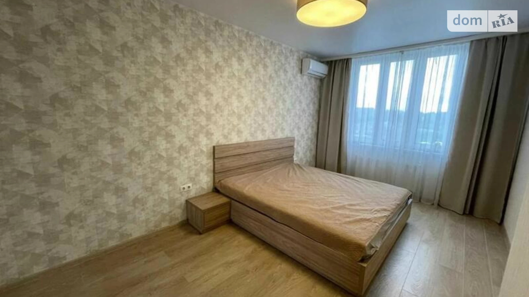 Продается 3-комнатная квартира 98 кв. м в Киеве, пер. Ясиноватский, 10