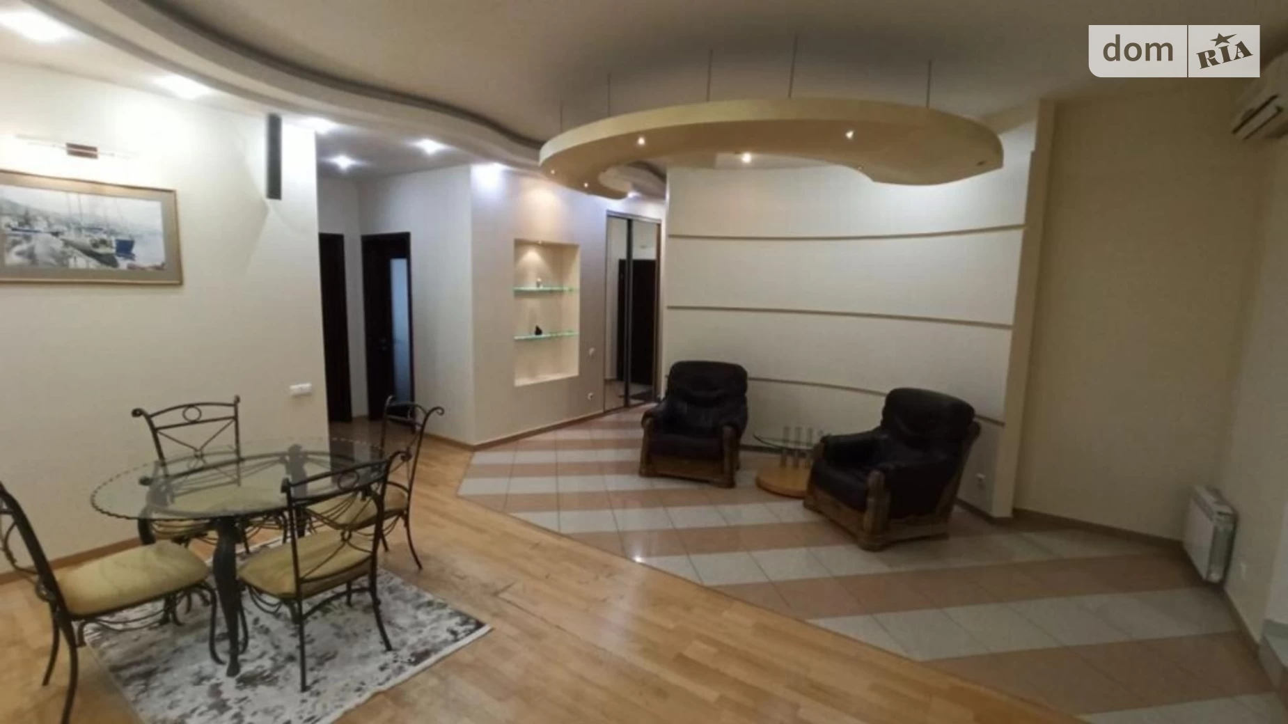 Продается 4-комнатная квартира 132 кв. м в Киеве, ул. Александра Конисского(Тургеневская), 60