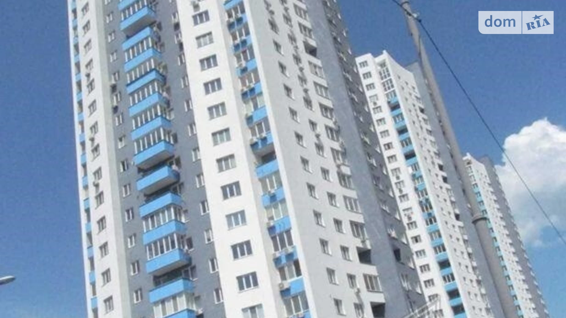 Продается 3-комнатная квартира 92.4 кв. м в Киеве, просп. Оболонский, 1