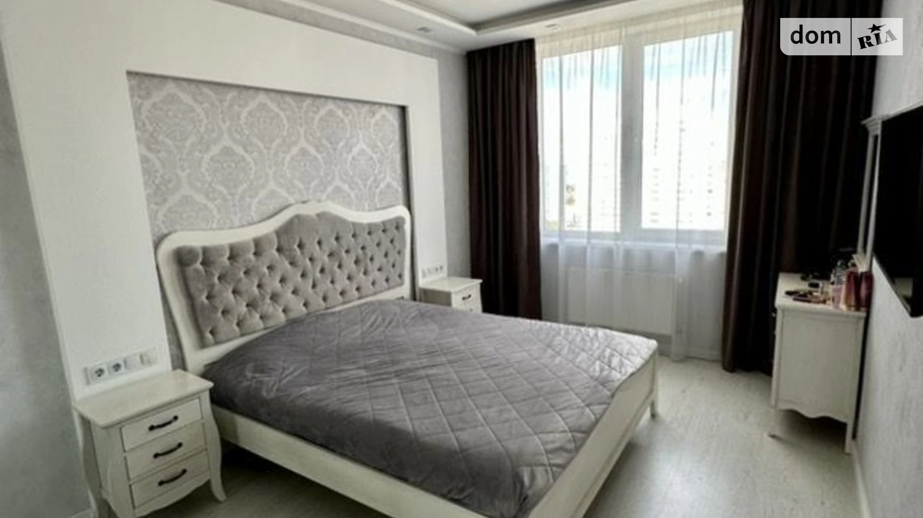 Продается 2-комнатная квартира 53 кв. м в Одессе, ул. Люстдорфская дорога