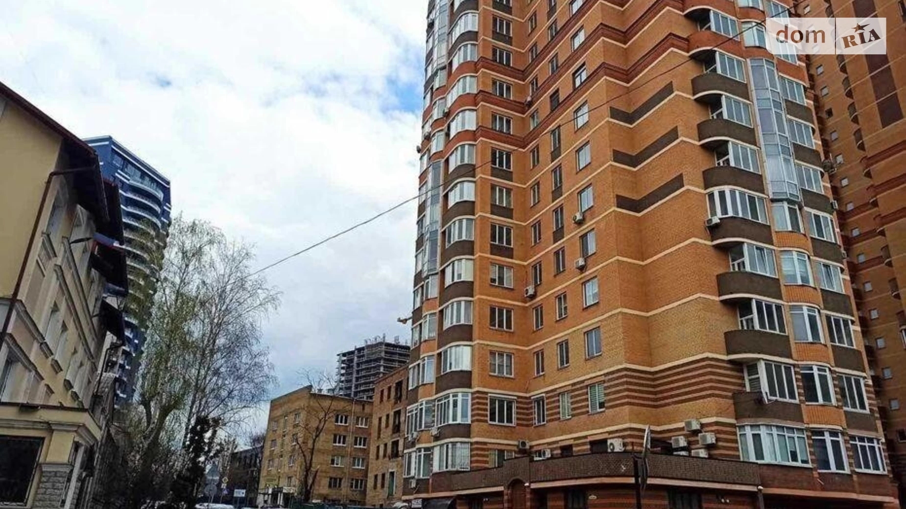 Продается 3-комнатная квартира 133.5 кв. м в Киеве, пер. Лабораторный, 6