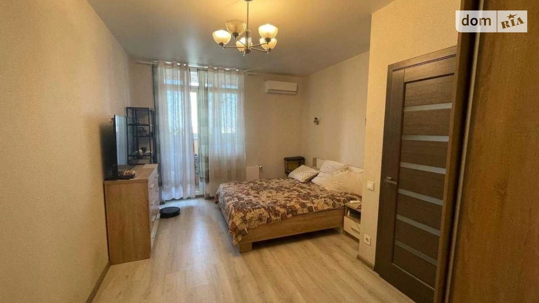 Продается 1-комнатная квартира 39 кв. м в Одессе, ул. Балковская