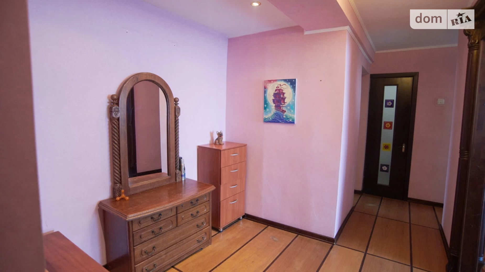 Продается 3-комнатная квартира 68 кв. м в Ровно, ул. Крушельницкой Соломии, 75