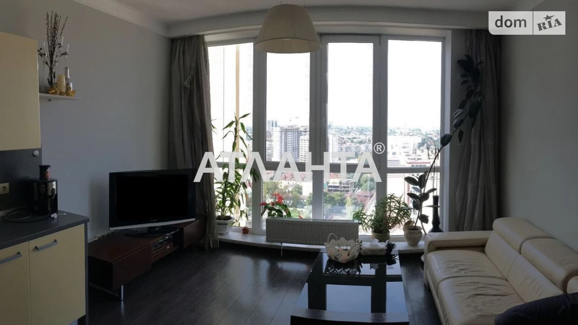 Продается 1-комнатная квартира 61.4 кв. м в Одессе, ул. Литературная - фото 2
