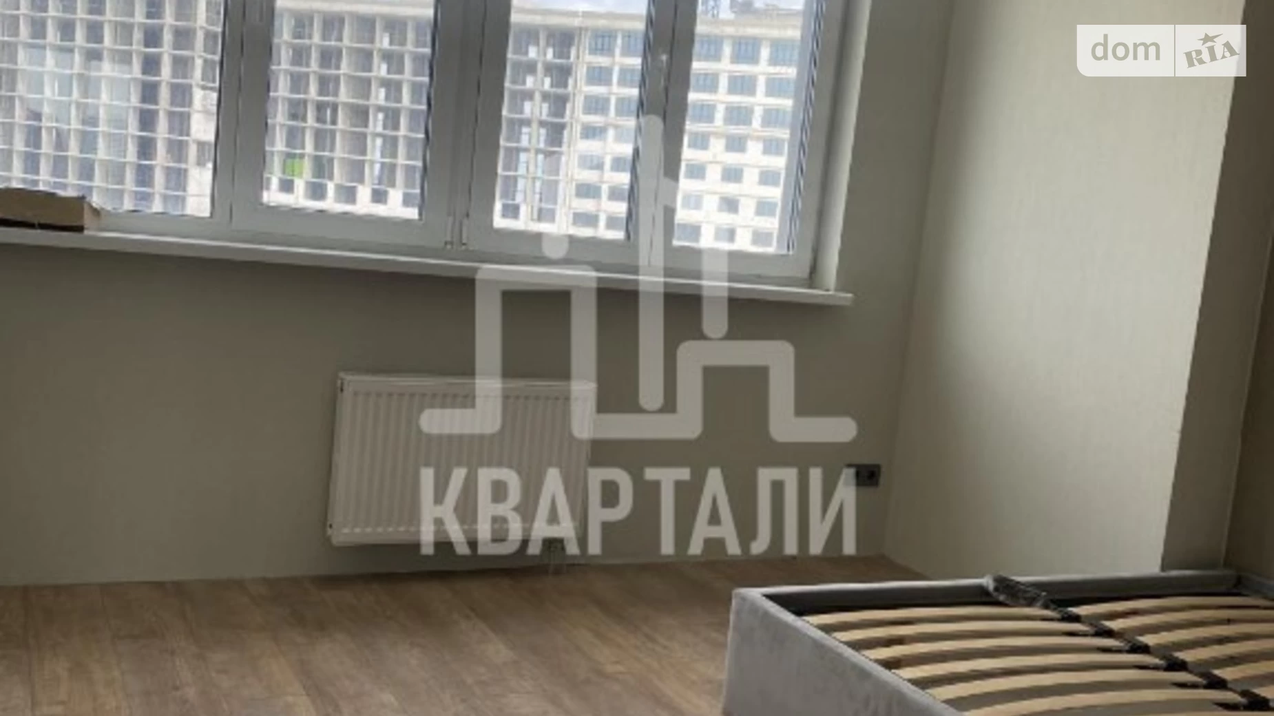 Продається 1-кімнатна квартира 49 кв. м у Києві, вул. Михайла Максимовича, 32А