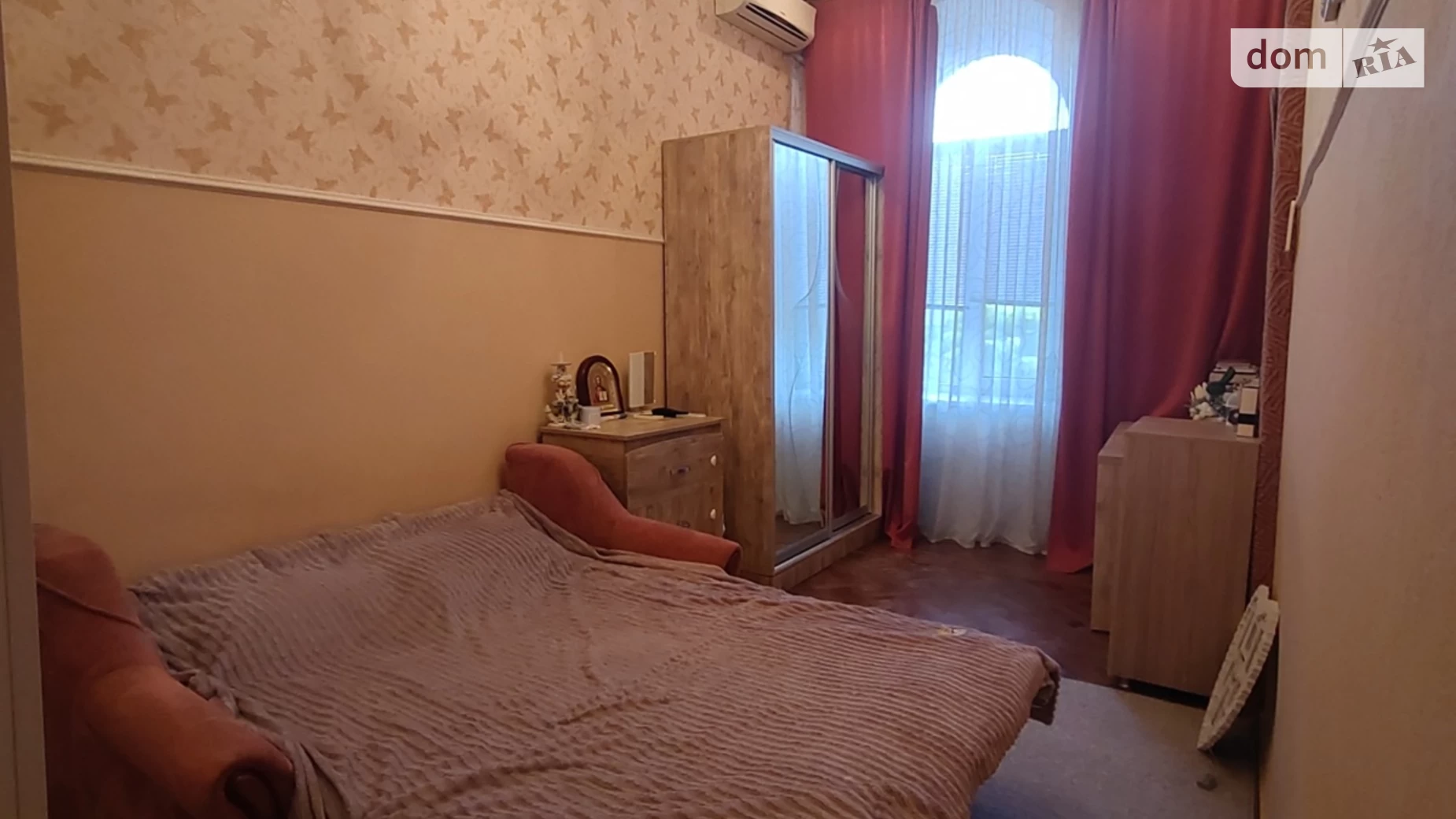 Продається 3-кімнатна квартира 135 кв. м у Одесі, вул. Новосельського