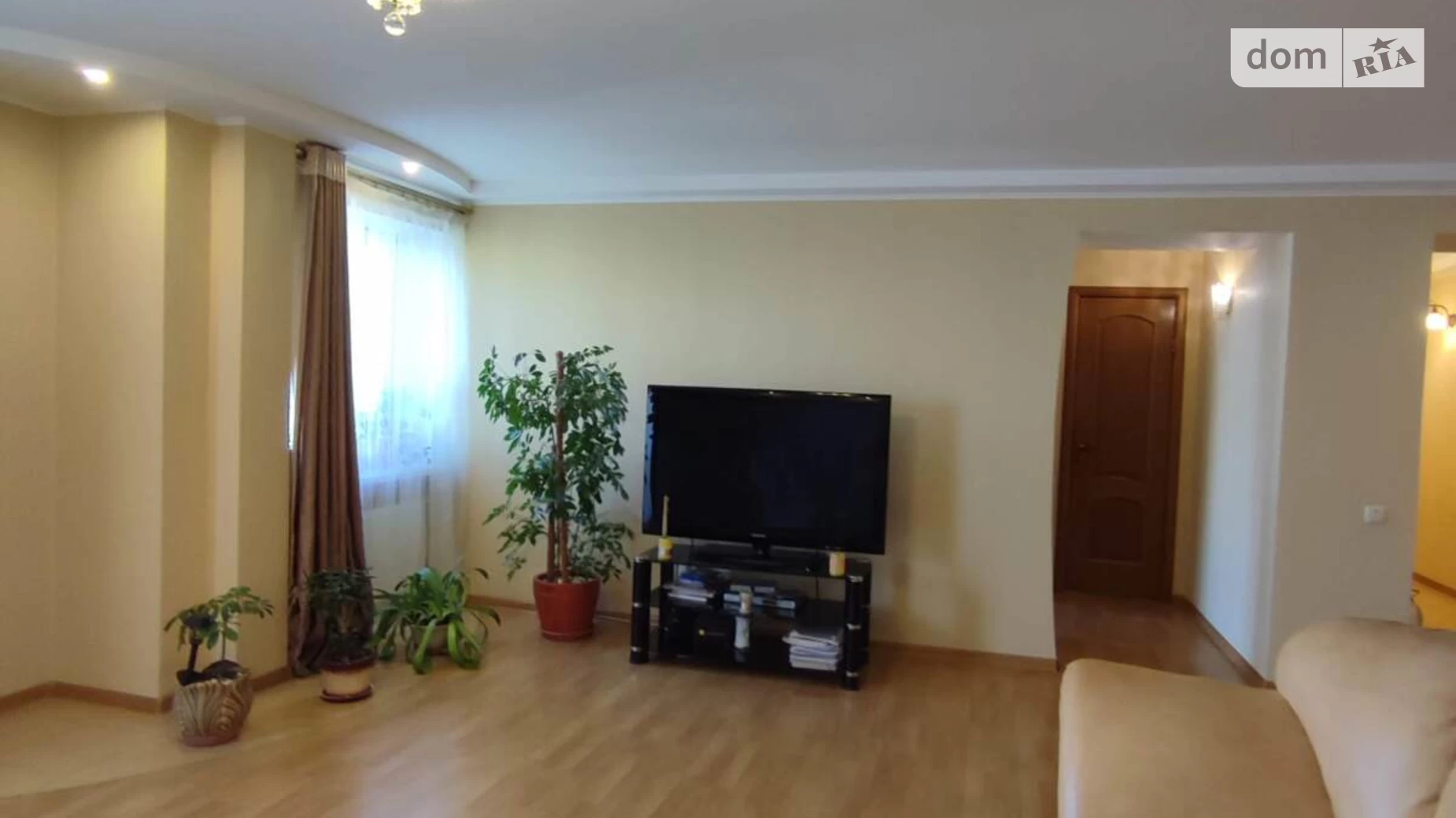 Продается 3-комнатная квартира 98 кв. м в Николаеве