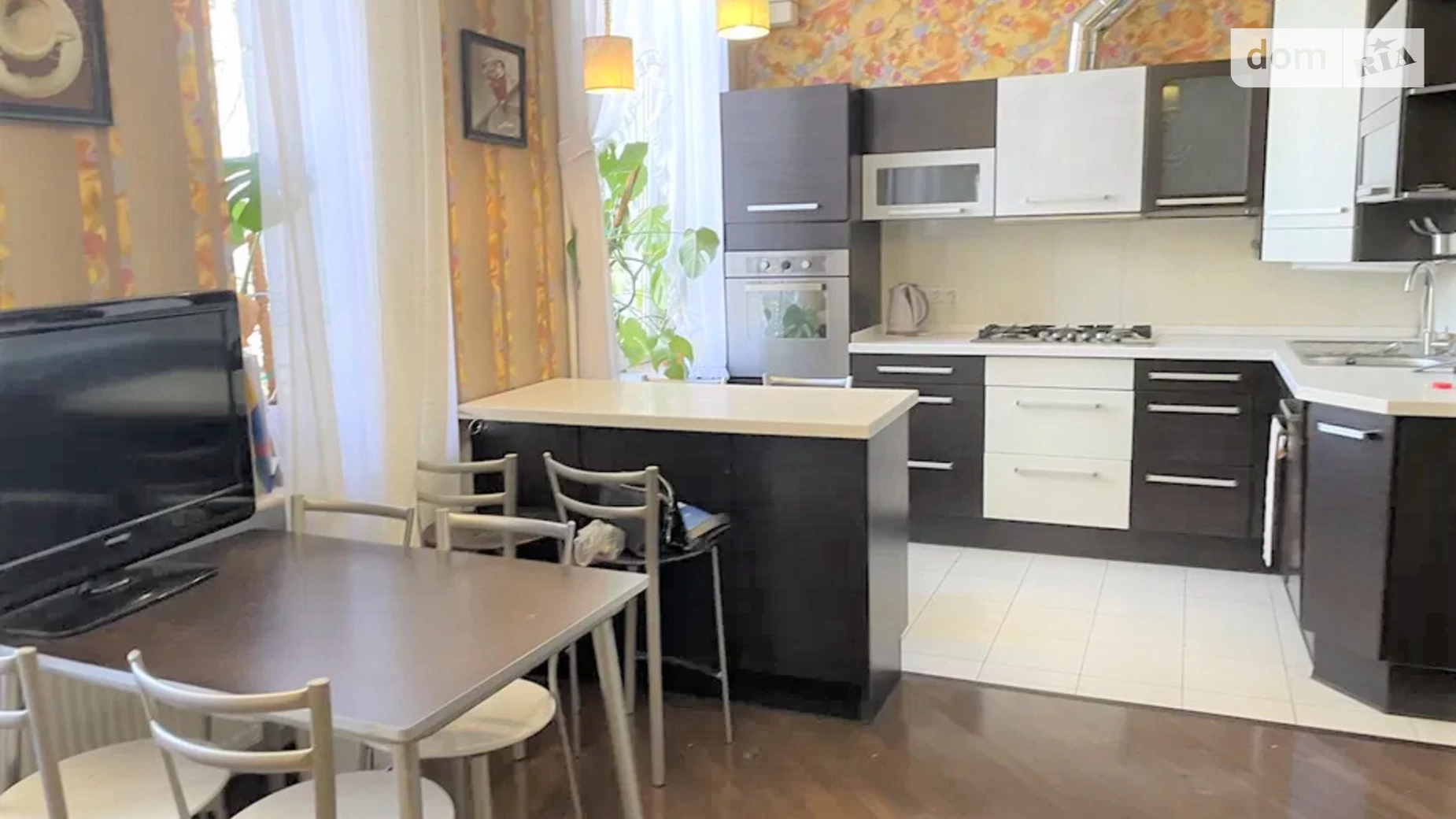 Продается 4-комнатная квартира 96.2 кв. м в Одессе, просп. Шевченко
