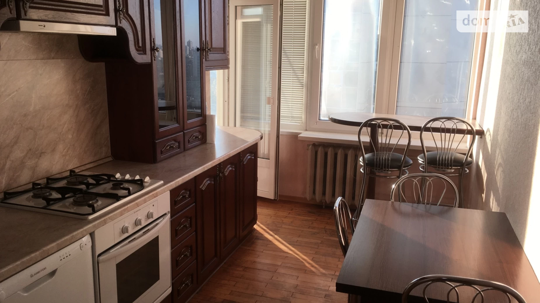 Продается 3-комнатная квартира 75 кв. м в Киеве, ул. Богдана Хмельницкого, 39