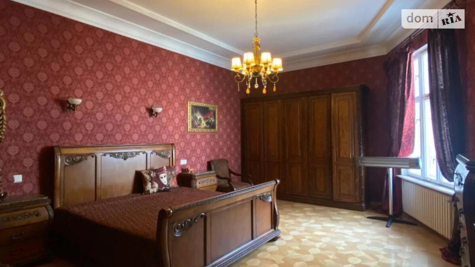 Продається 2-кімнатна квартира 135 кв. м у Львові