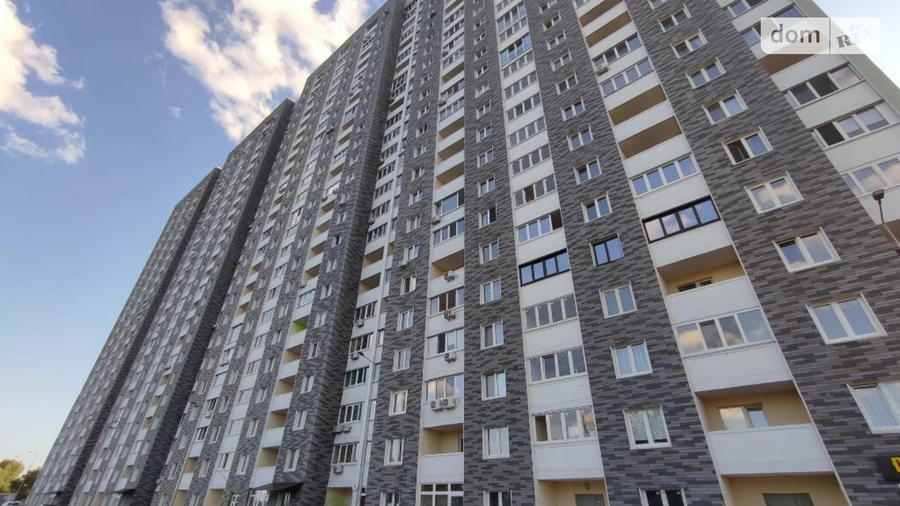 Продается 2-комнатная квартира 73 кв. м в Киеве, ул. Ревуцкого, 54
