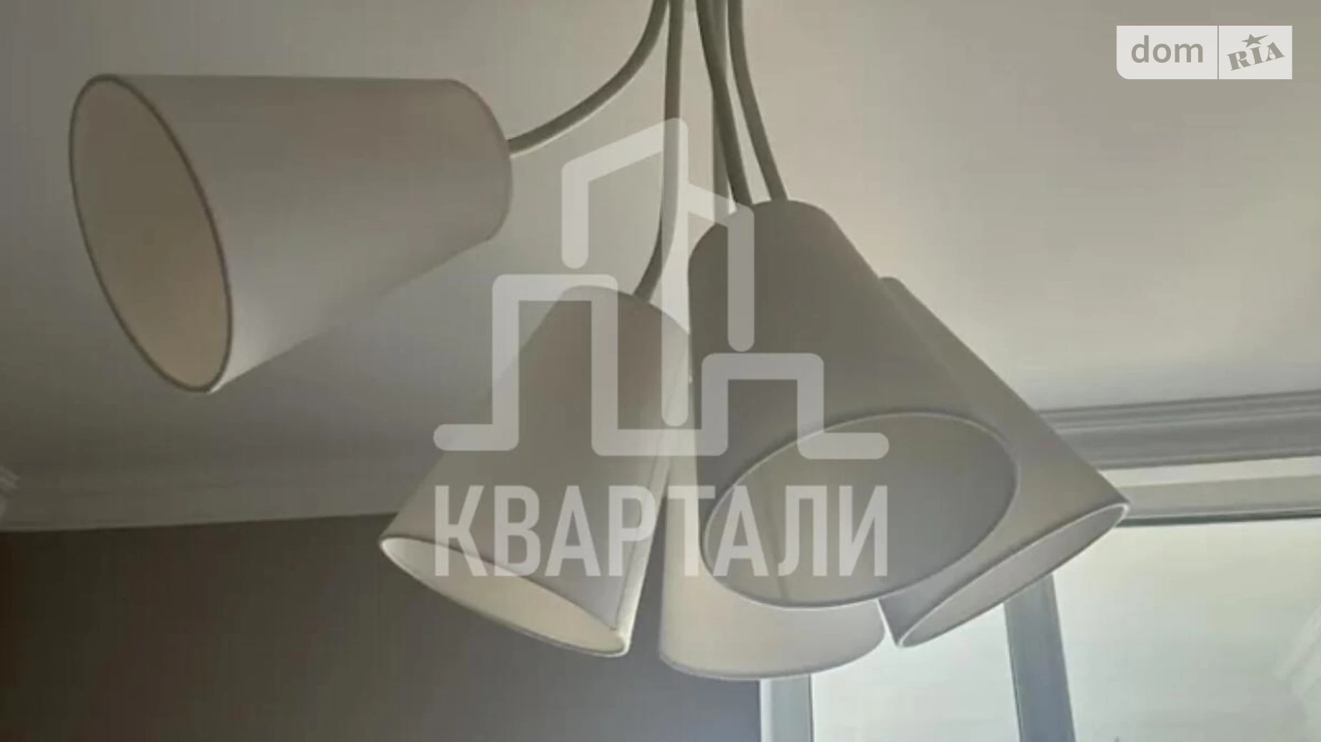 Продается 1-комнатная квартира 34 кв. м в Киеве, ул. Святослава Храброго, 11Б