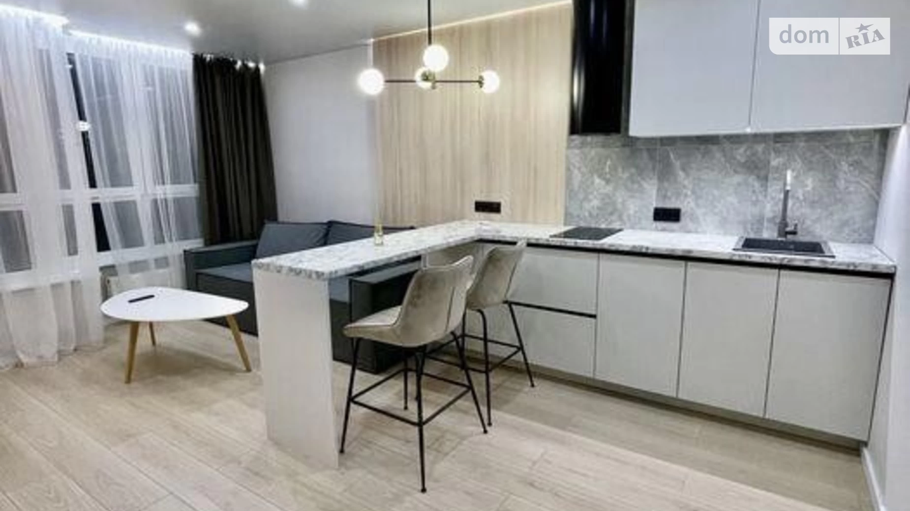 Продается 1-комнатная квартира 54 кв. м в Киеве, ул. Михаила Максимовича, 32В