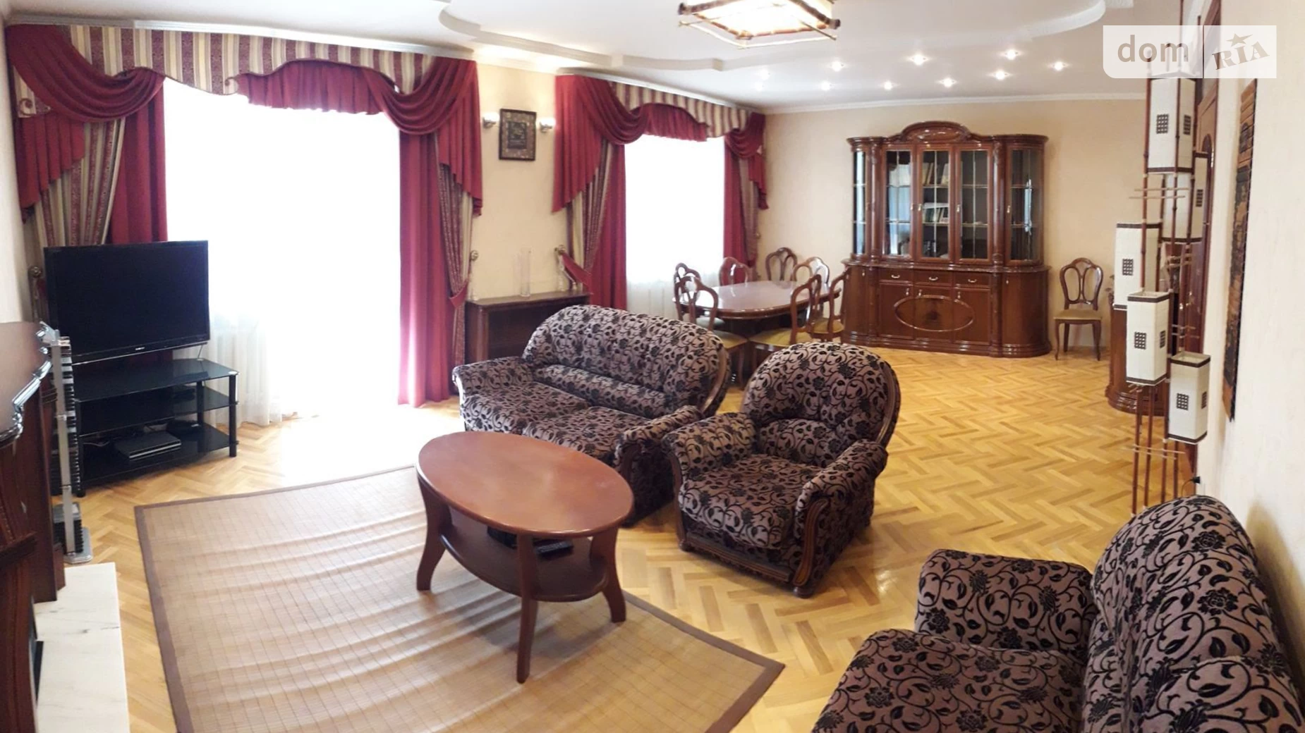 Продается 2-комнатная квартира 141 кв. м в Киеве, ул. Богатырская