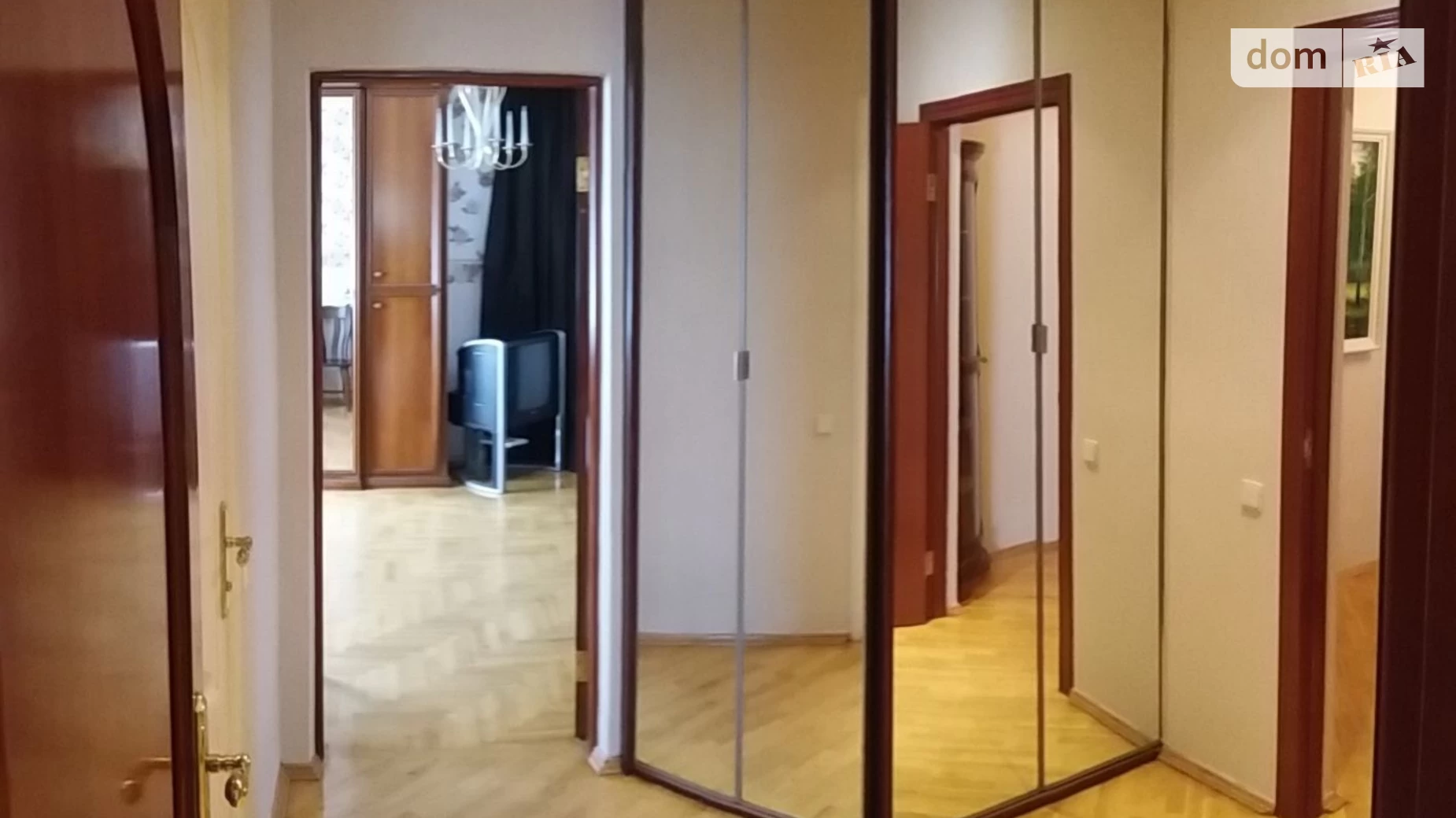 Продается 2-комнатная квартира 141 кв. м в Киеве, ул. Богатырская