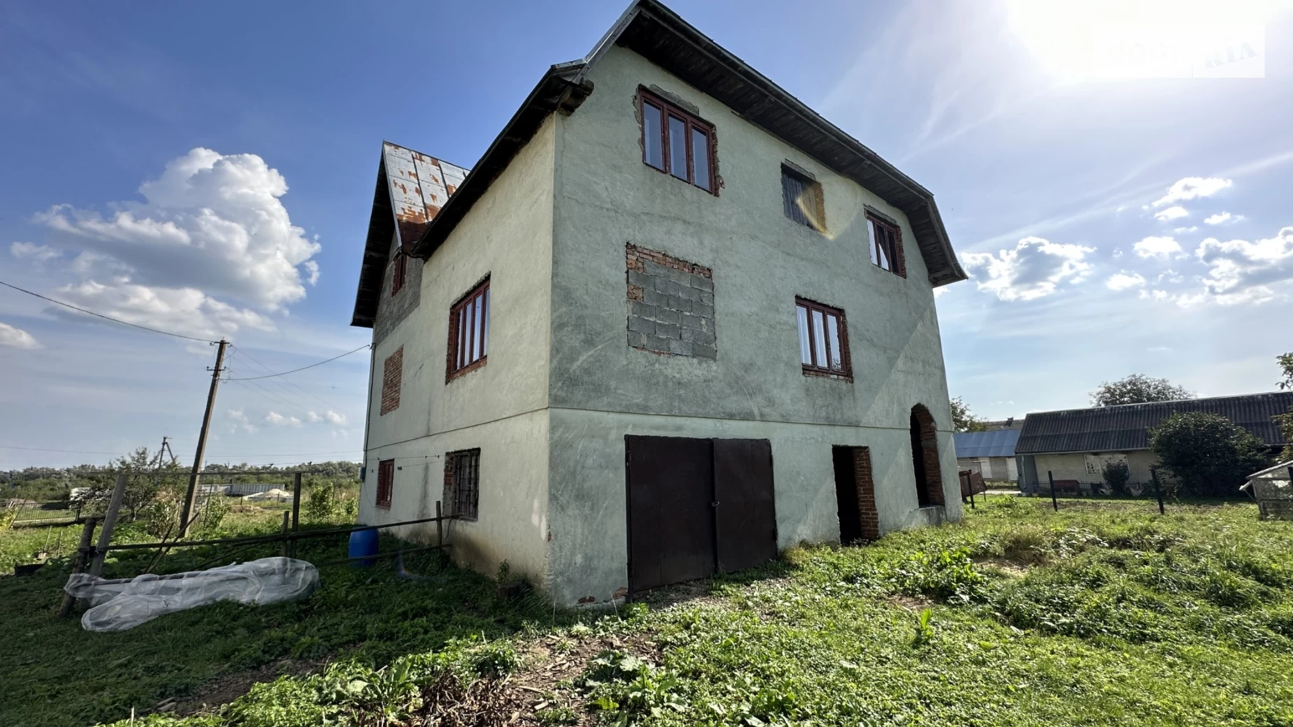 Продається будинок 2 поверховий 240 кв. м з каміном, незалежності