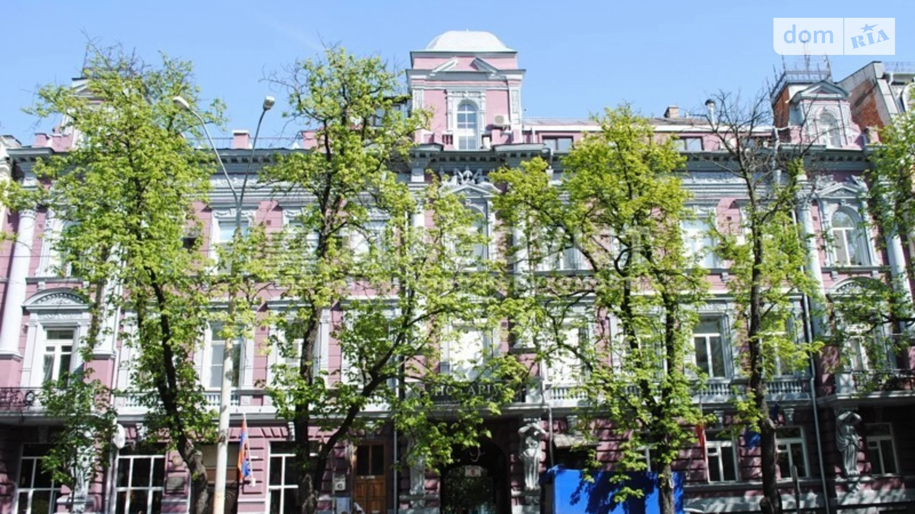 Продается 5-комнатная квартира 120 кв. м в Киеве, ул. Владимирская, 56
