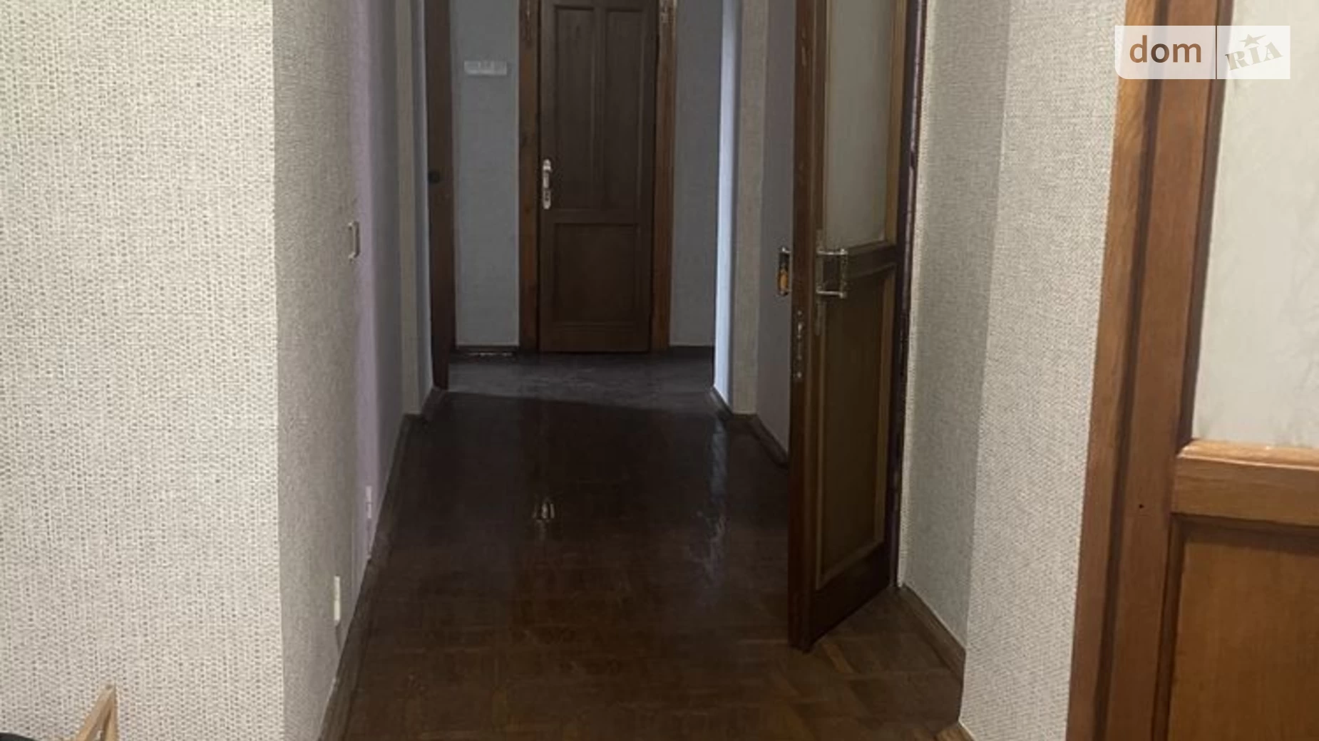 Продается 3-комнатная квартира 80 кв. м в Харькове, Конституции майд., 20