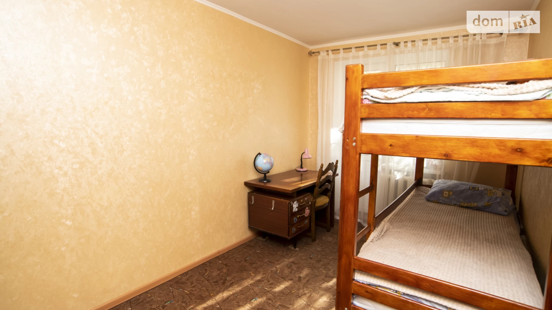 Продается 2-комнатная квартира 49 кв. м в Ровно, ул. Степана Бандеры