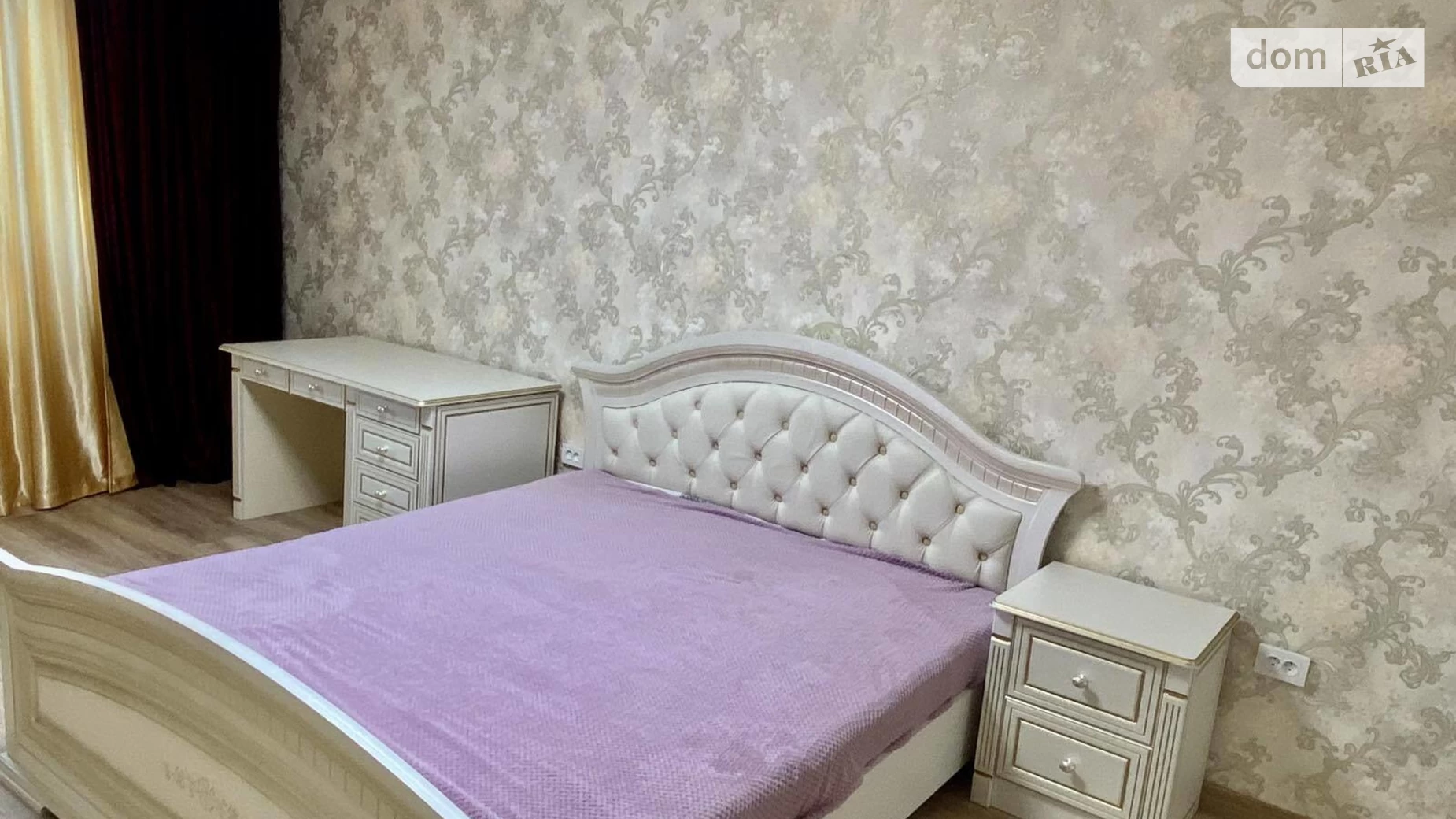 Продається 2-кімнатна квартира 61 кв. м у Одесі, вул. Басейна, 6А
