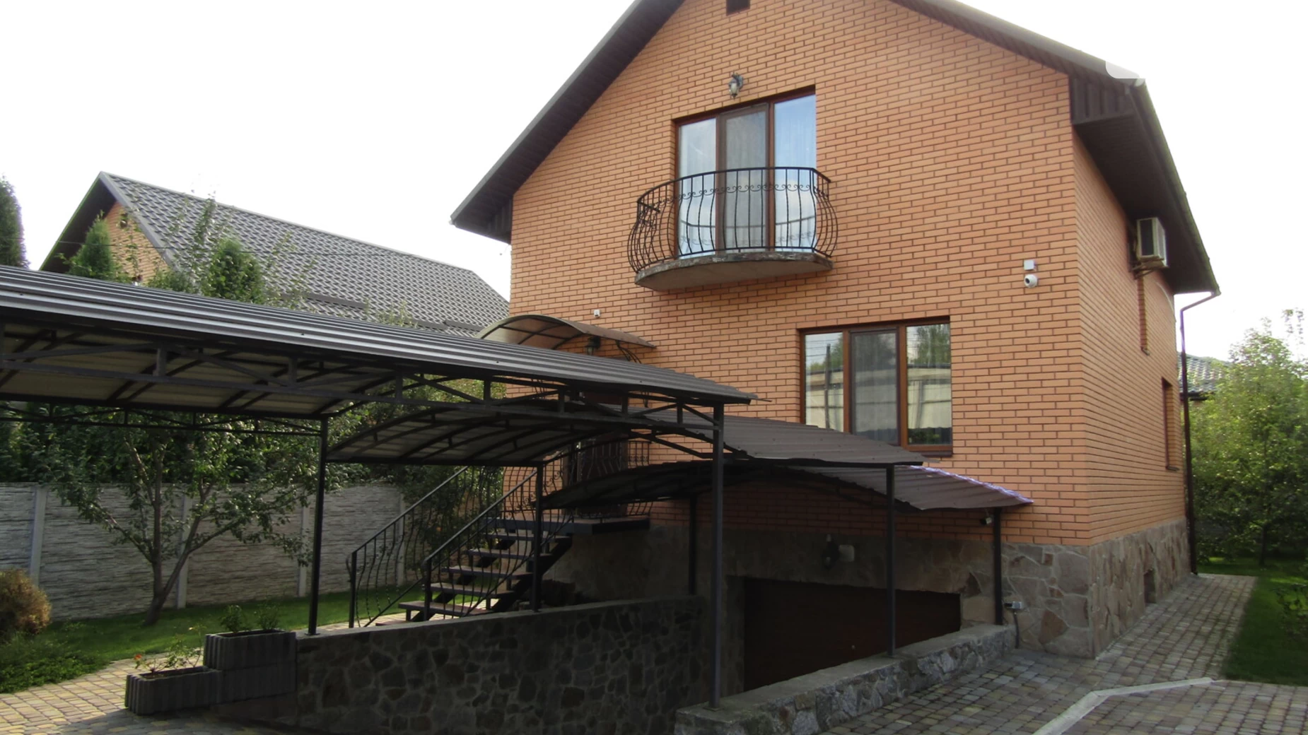 Продается дом на 2 этажа 195 кв. м с участком, цена: 195000 $ - фото 2