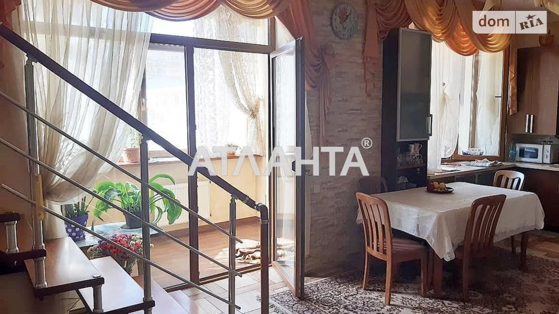 Продается 3-комнатная квартира 232 кв. м в Одессе, ул. Маршала Говорова