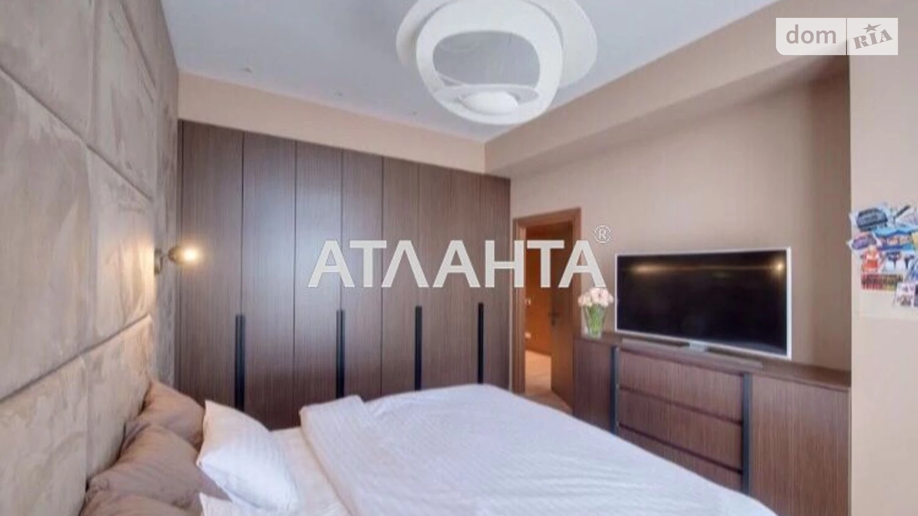 Продається 3-кімнатна квартира 122 кв. м у Одесі, бул. Французький, 222