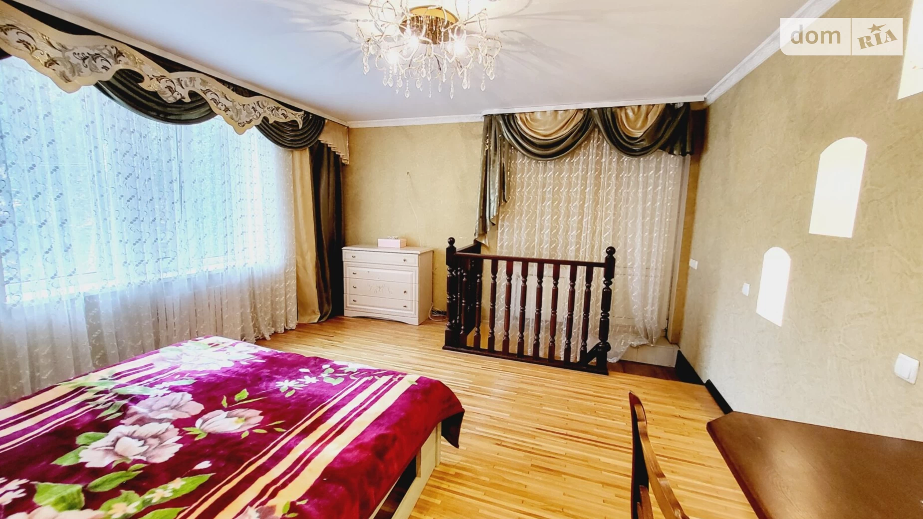 Продается 4-комнатная квартира 80 кв. м в Виннице, просп. Коцюбинского
