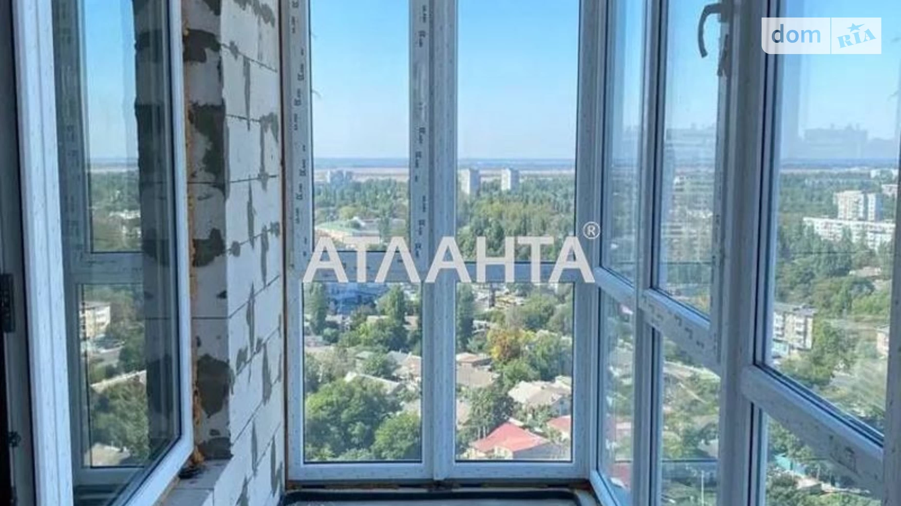 Продається 2-кімнатна квартира 61.3 кв. м у Одесі, вул. Толбухіна, 135Г