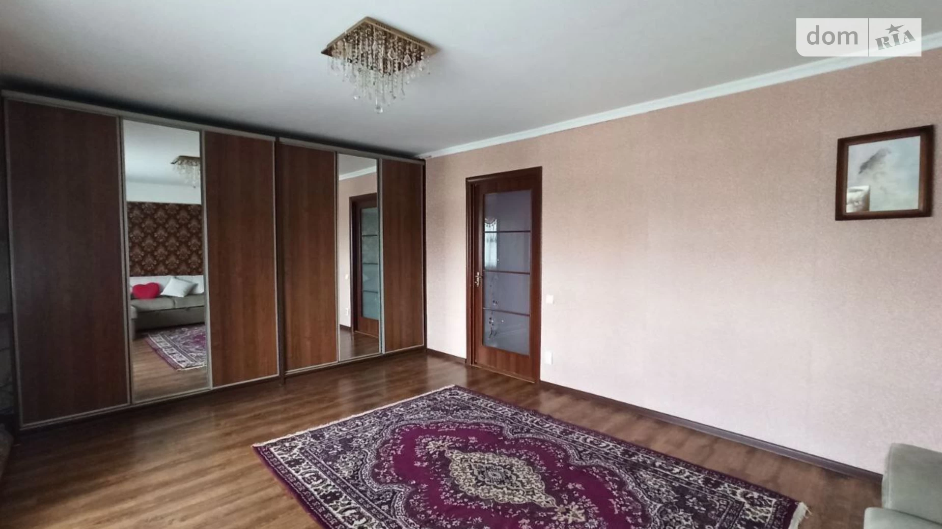 Продается 3-комнатная квартира 79.2 кв. м в Ярмолинцах, ул. Спортивна