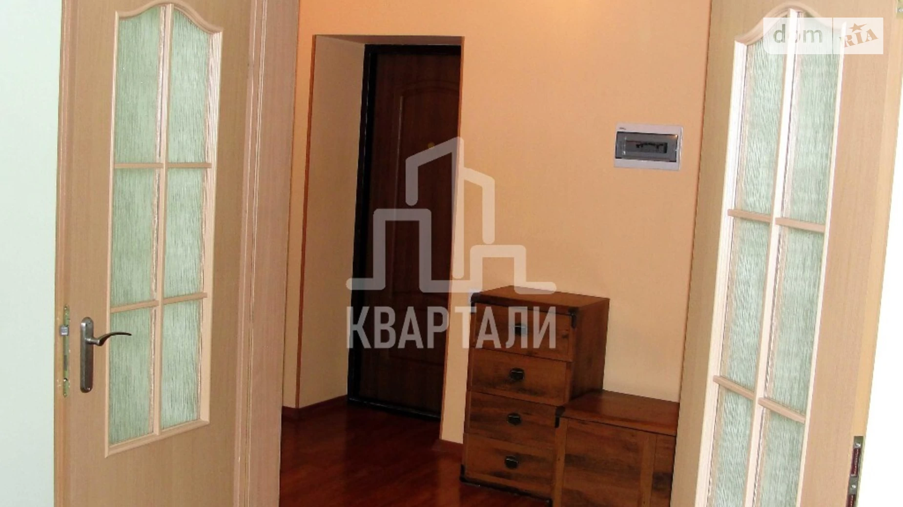 Продается 1-комнатная квартира 62 кв. м в Киеве, ул. Ломоносова, 58