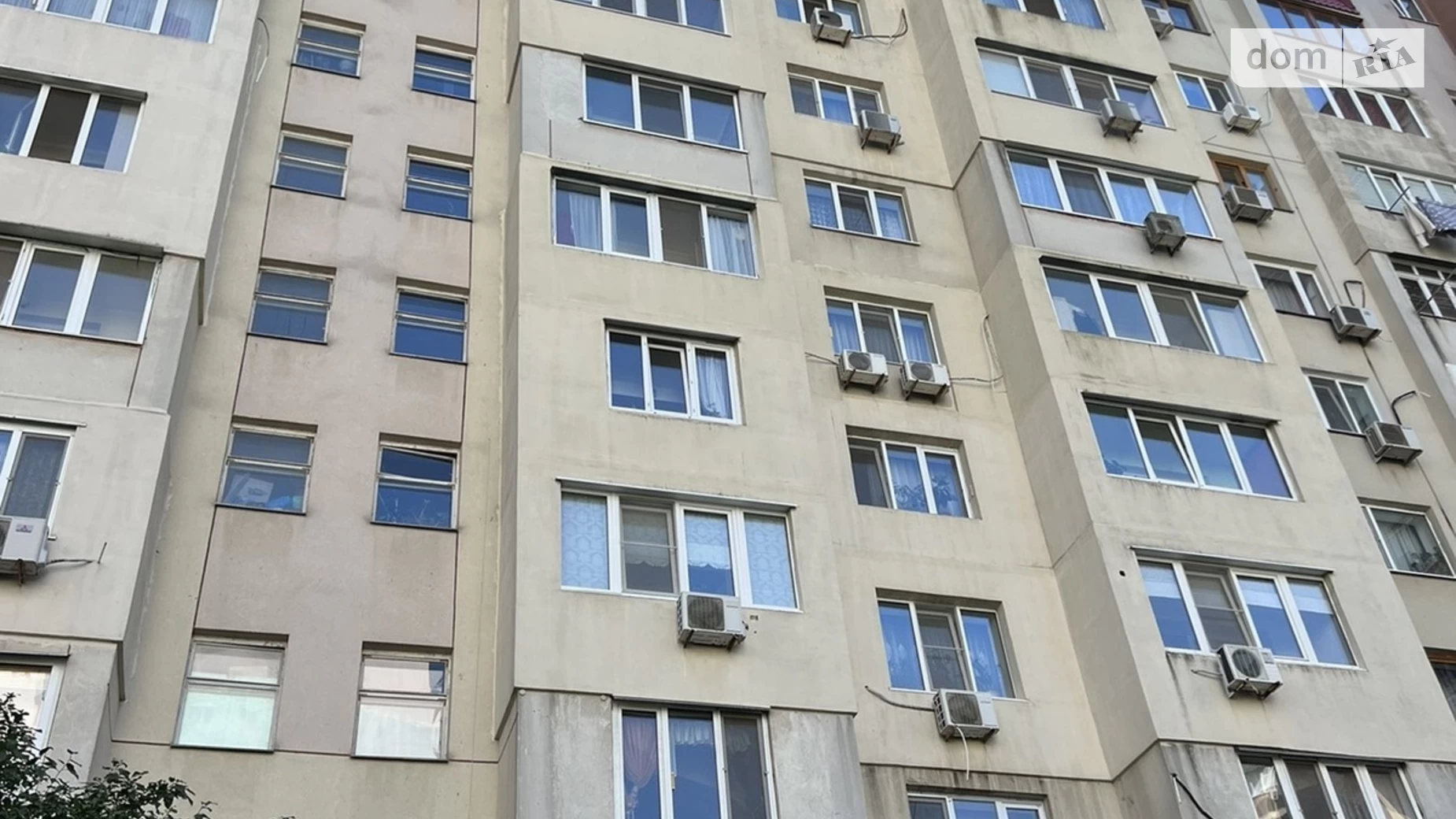 Продается 4-комнатная квартира 107 кв. м в Одессе, ул. Тополевая, 14