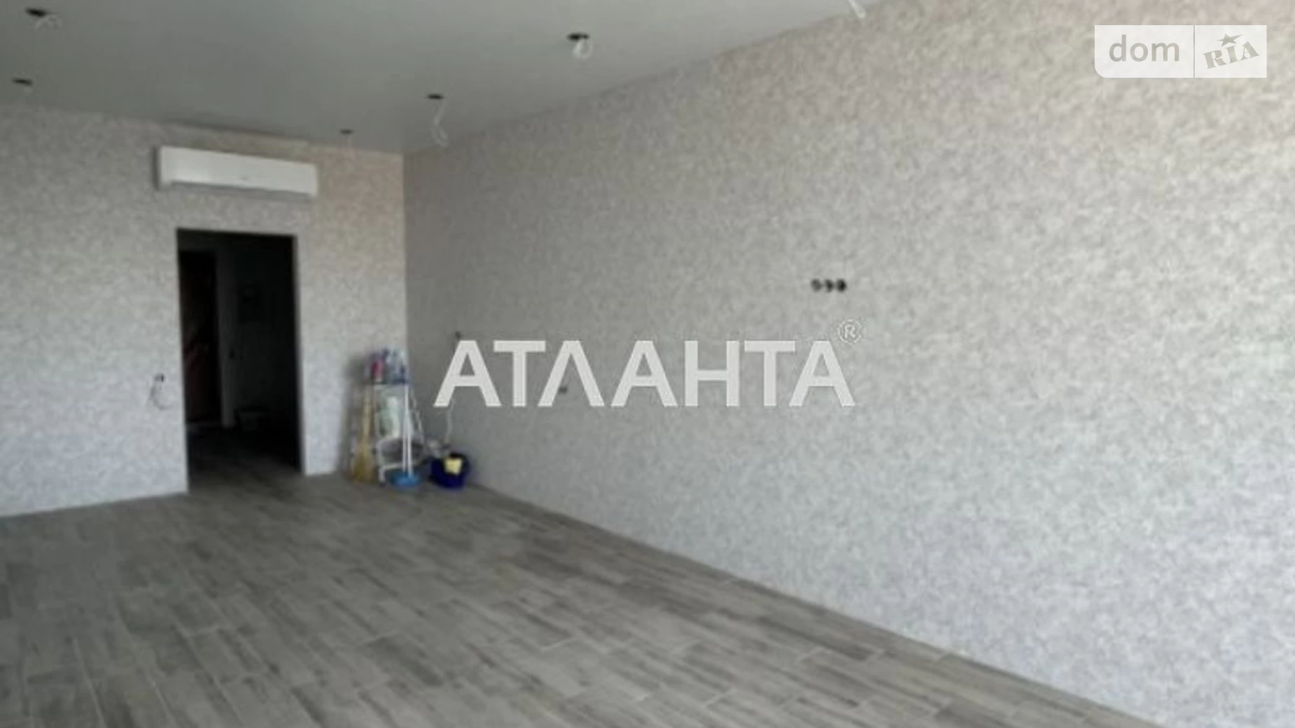 Продается 1-комнатная квартира 45 кв. м в Одессе