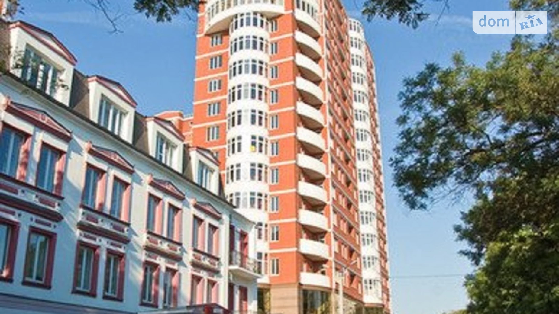 Продається 2-кімнатна квартира 74.2 кв. м у Одесі, вул. Базарна, 5