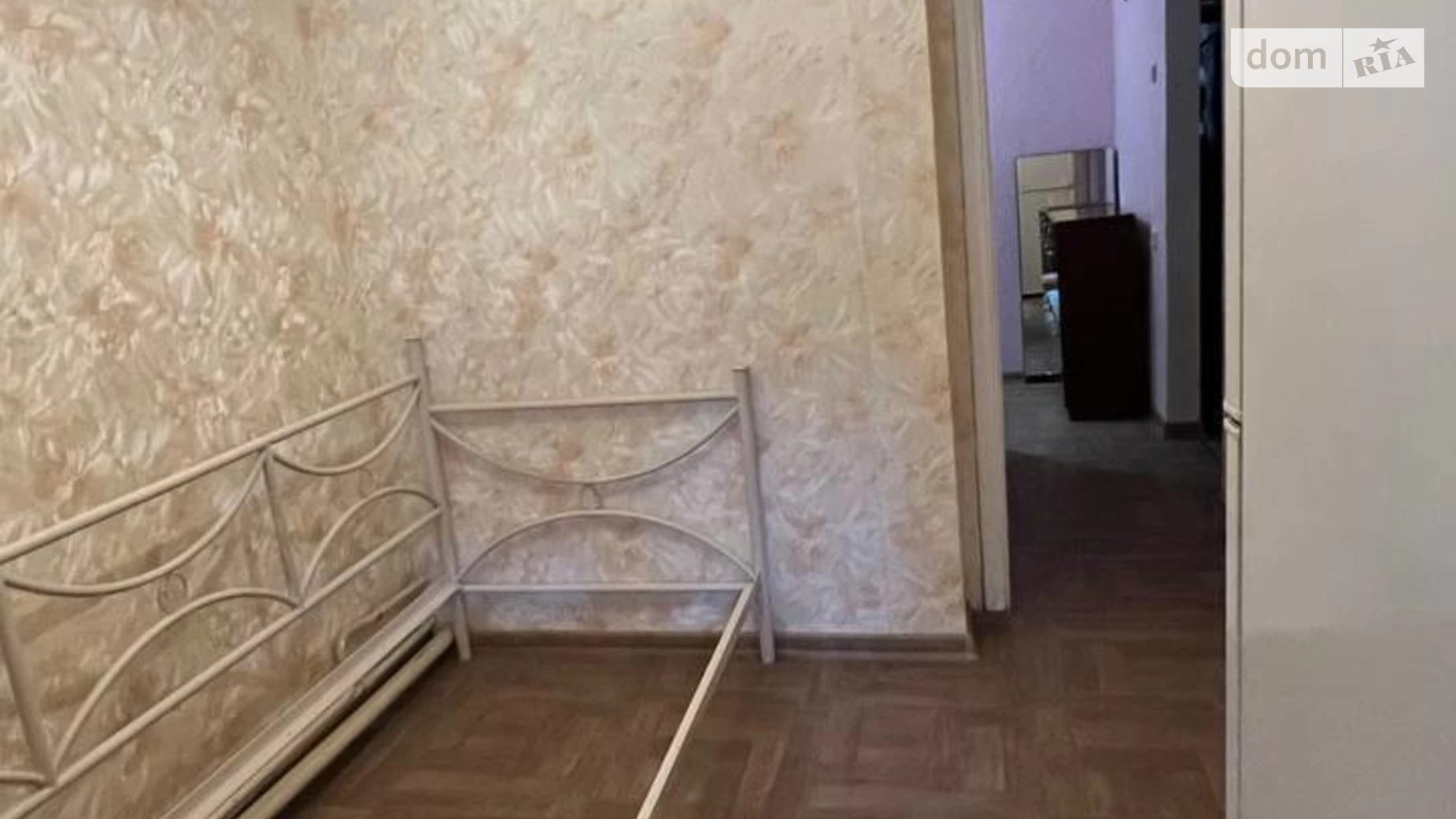 Продається 2-кімнатна квартира 34 кв. м у Одесі, просп. Адміральський