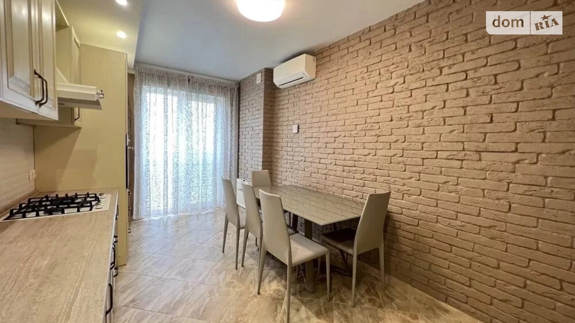 Продается 3-комнатная квартира 85.5 кв. м в Киеве, ул. Академика Заболотного, 148