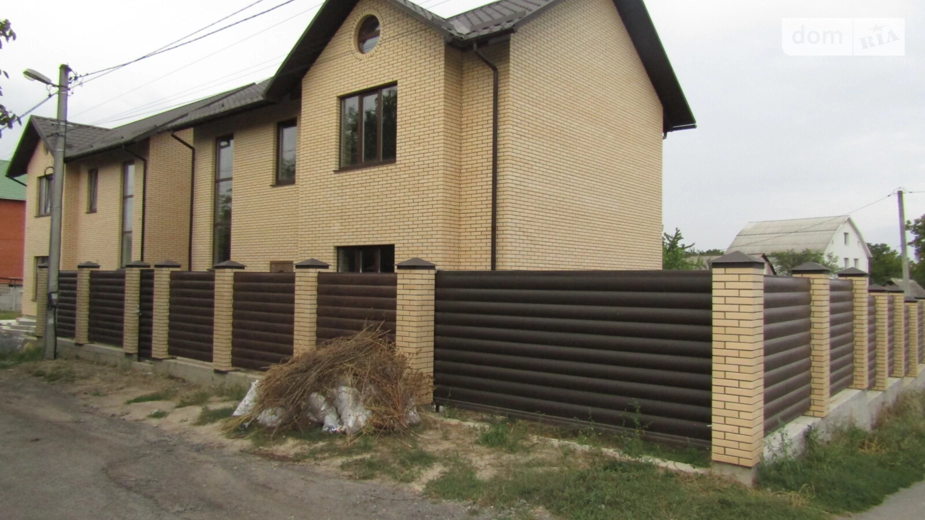 Продается дом на 2 этажа 130 кв. м с мансардой, цена: 99000 $ - фото 2