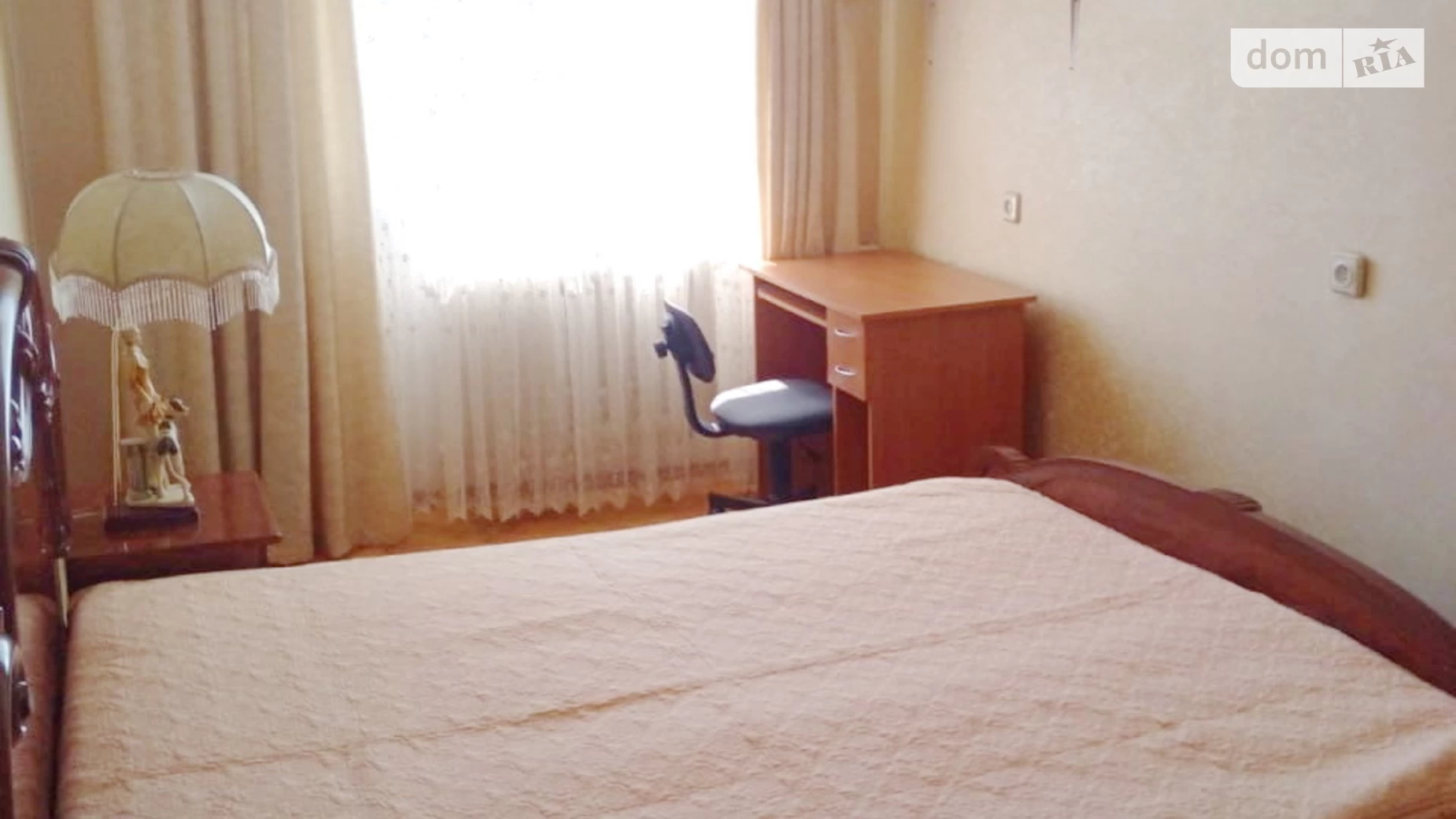 Продается 2-комнатная квартира 45.5 кв. м в Одессе, ул. Романа Кармена, 8