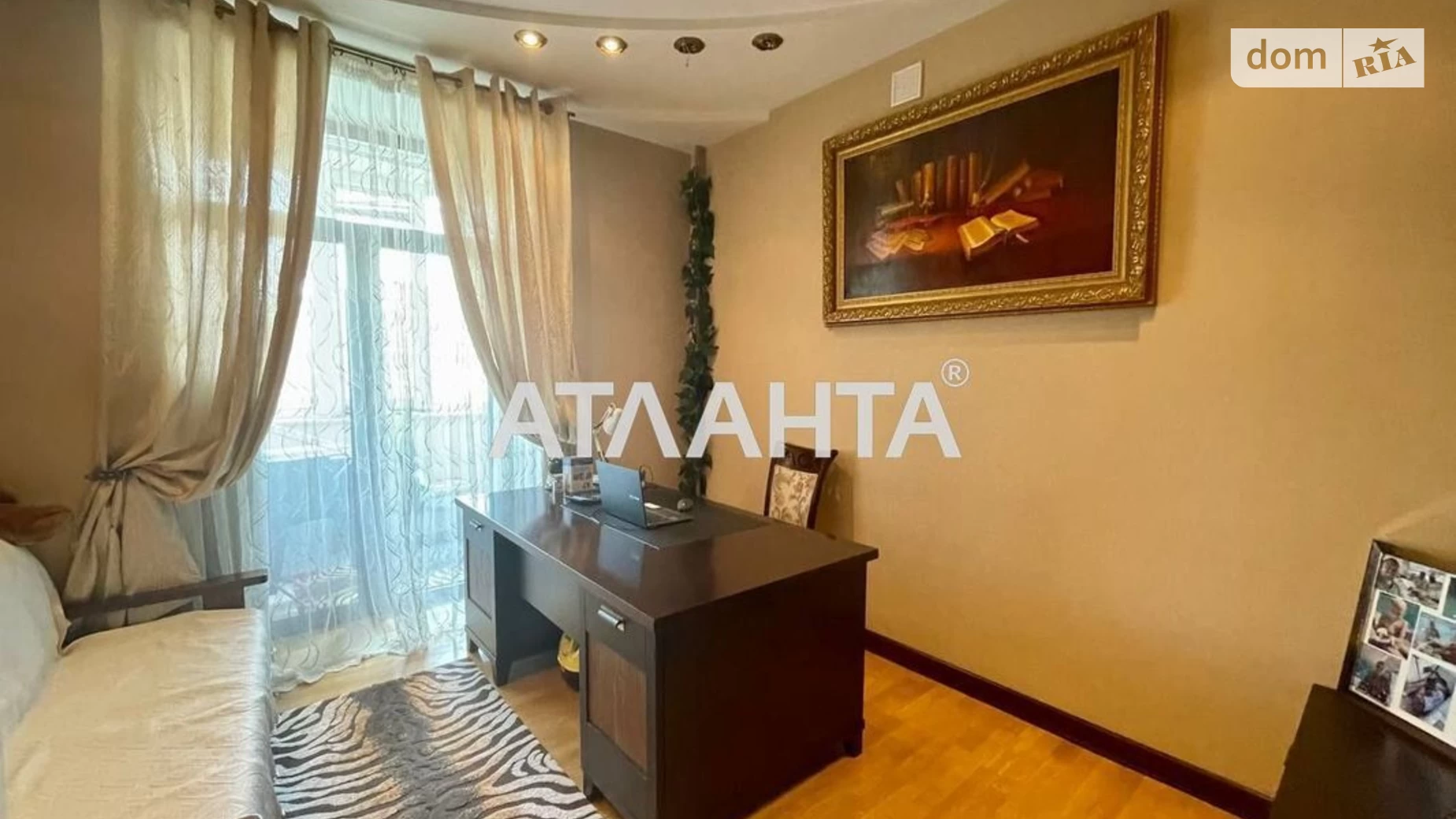 Продается 3-комнатная квартира 125 кв. м в Одессе, ул. Тополевая