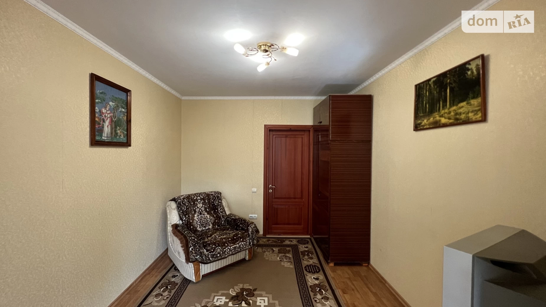 Продается 3-комнатная квартира 63 кв. м в Черноморске, ул. Александрийская