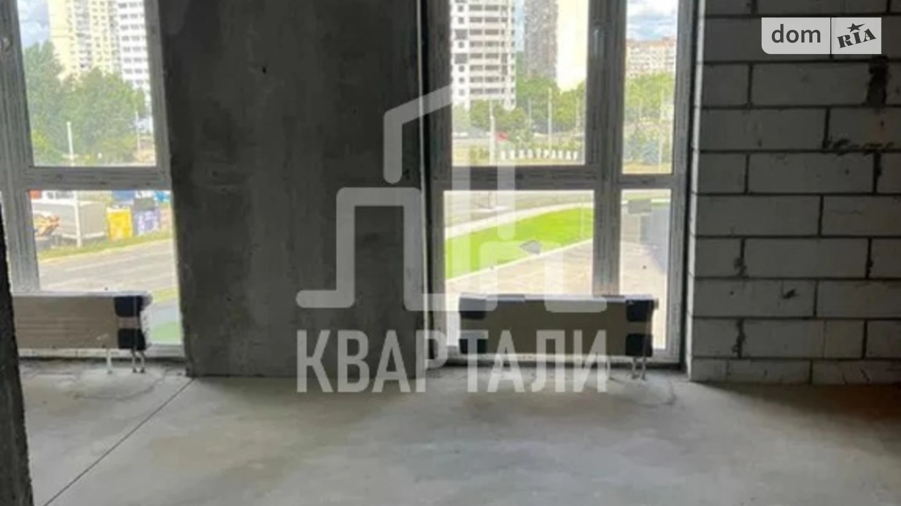 Продается 2-комнатная квартира 64 кв. м в Киеве, просп. Правды, 44