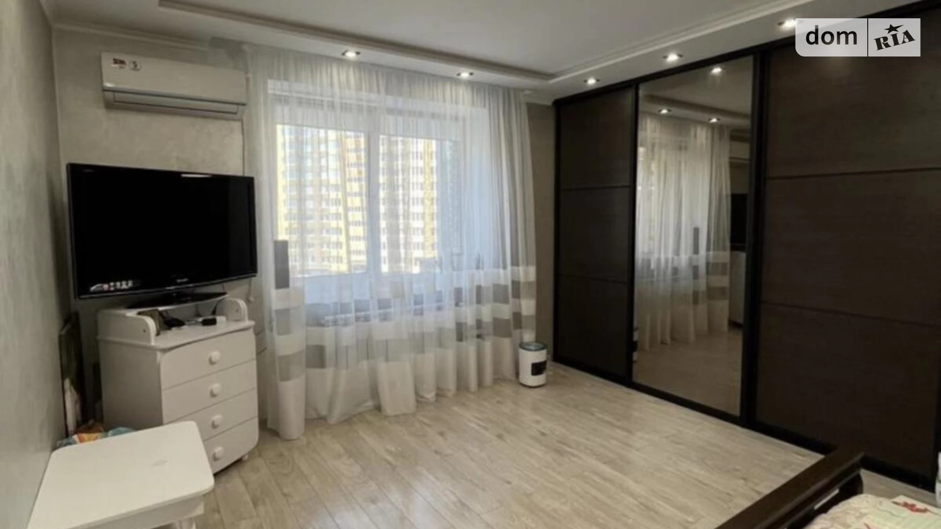 Продается 1-комнатная квартира 43 кв. м в Ровно, ул. Соборная - фото 2